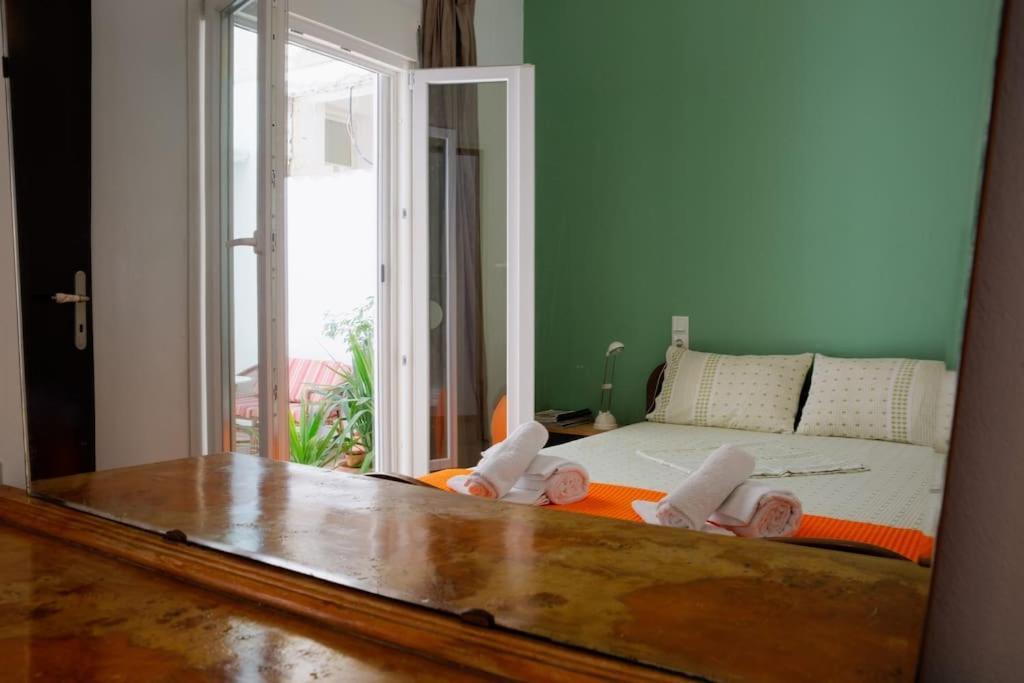 Renovated, Open And Functional Old City House Ираклио Екстериор снимка