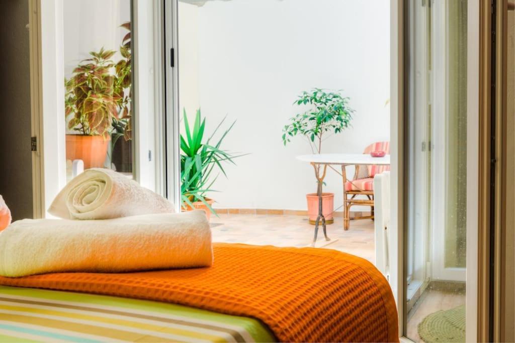 Renovated, Open And Functional Old City House Ираклио Екстериор снимка