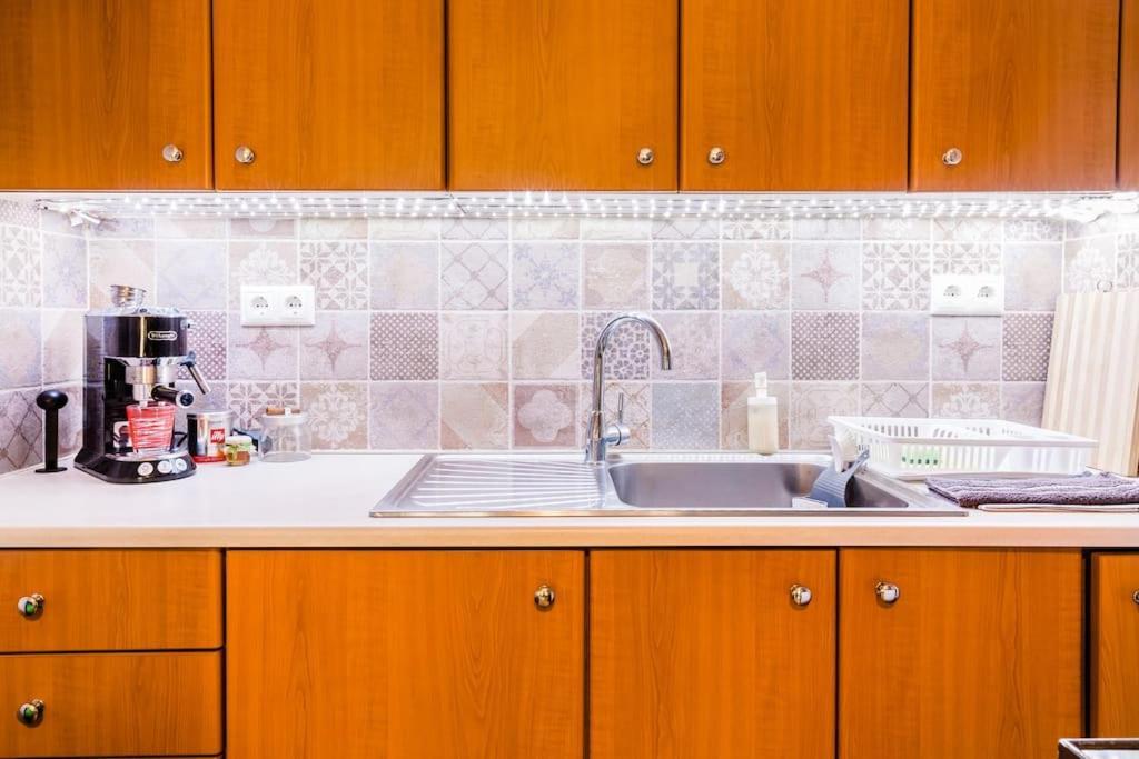 Renovated, Open And Functional Old City House Ираклио Екстериор снимка