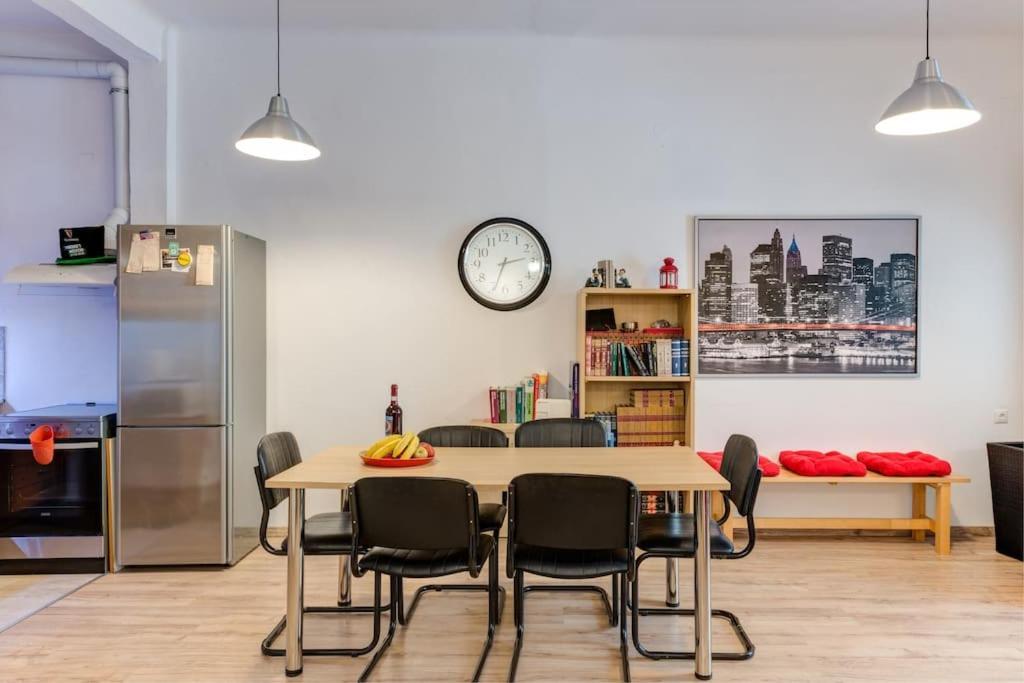 Renovated, Open And Functional Old City House Ираклио Екстериор снимка