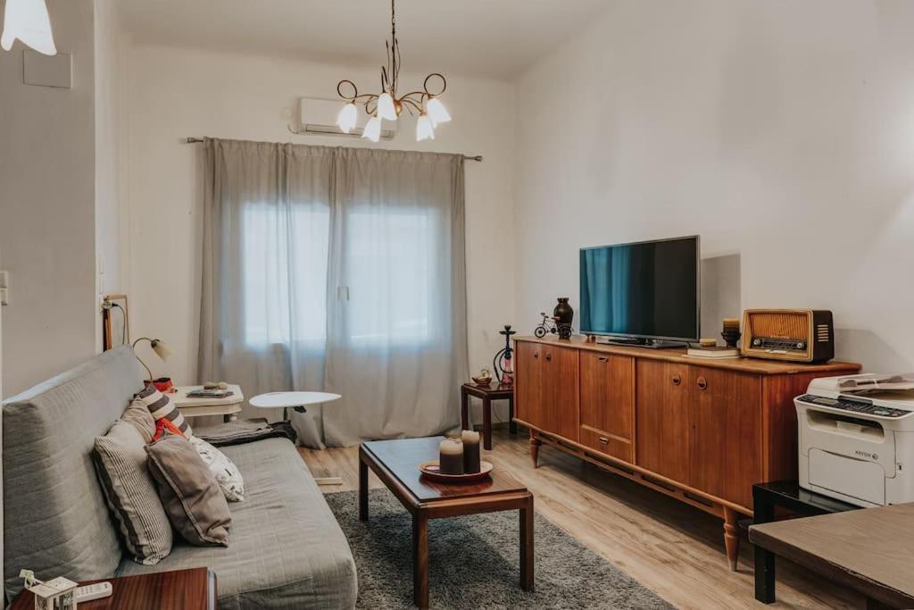 Renovated, Open And Functional Old City House Ираклио Екстериор снимка