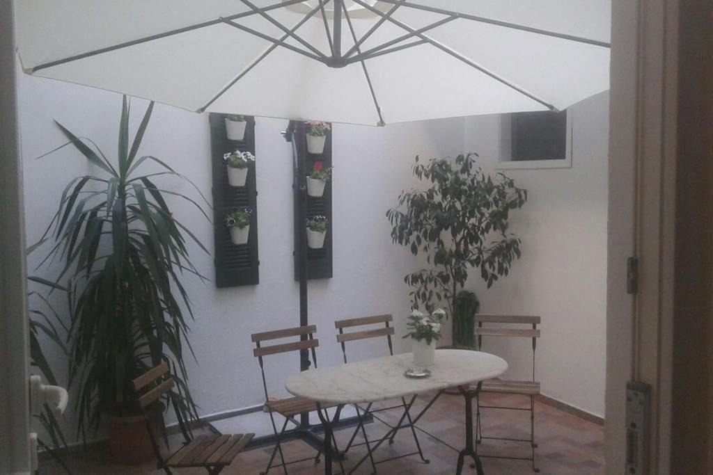 Renovated, Open And Functional Old City House Ираклио Екстериор снимка