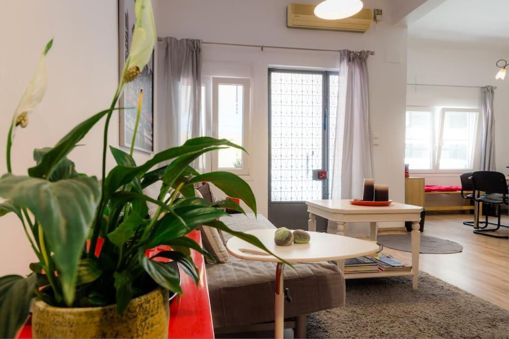Renovated, Open And Functional Old City House Ираклио Екстериор снимка